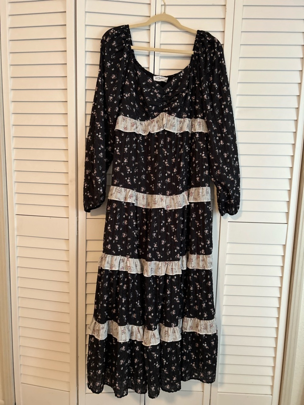 CARLY JEAN Black Floral Tiered Maxi Dress with Cream Ruffle Trim. L.